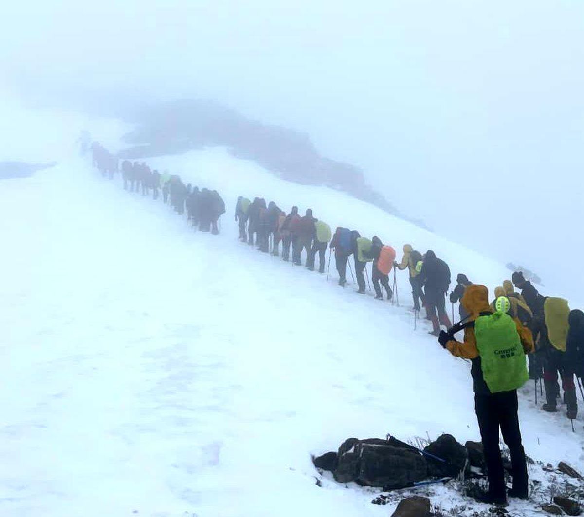 Denizli'de 500 doğasever 8. kez Karababa zirvesine yürüdü