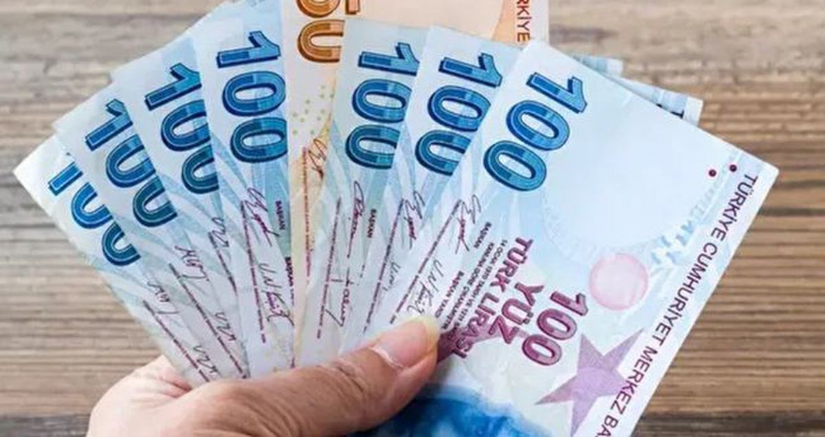 Emekli maaşları bayramdan önce yatacak mı? (SSK, Bağ-Kur, Emekli Sandığı) emekli maaşları ve Kurban Bayramı ikramiyesi birlikte mi yatırılacak?