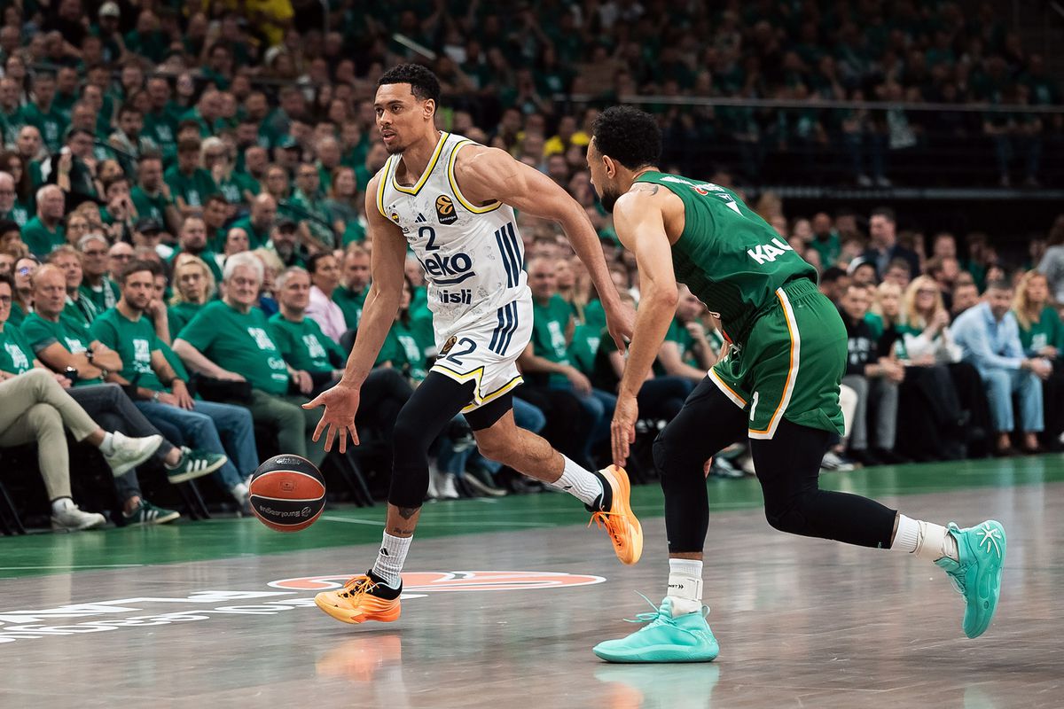 Fenerbahçe Beko: 81-78