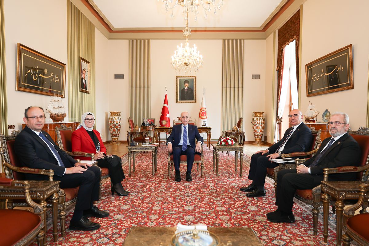 TBMM Başkanı Numan Kurtulmuş, Çocuk Hakları Alt Komisyonu Başkanı ve Üyelerini Kabul Etti