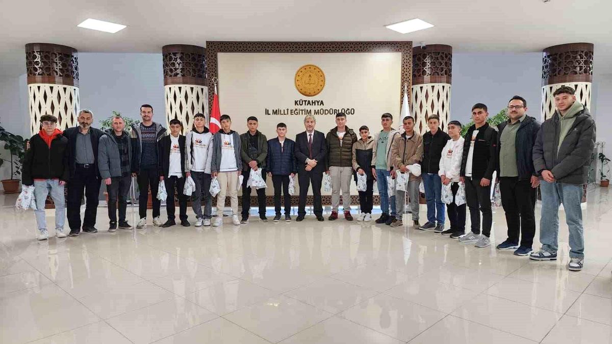 Müdür Yılmaz, Bitlisli öğrencileri ağırladı