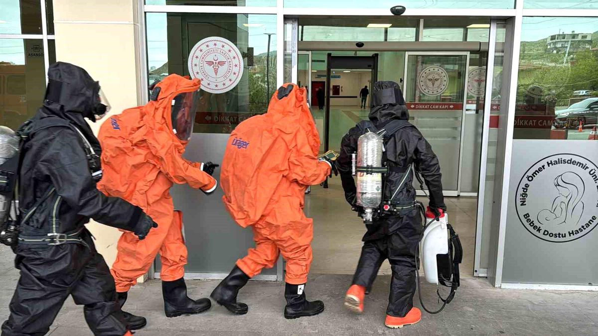 Niğde'de yangın ve KBRN tatbikatı gerçeği aratmadı