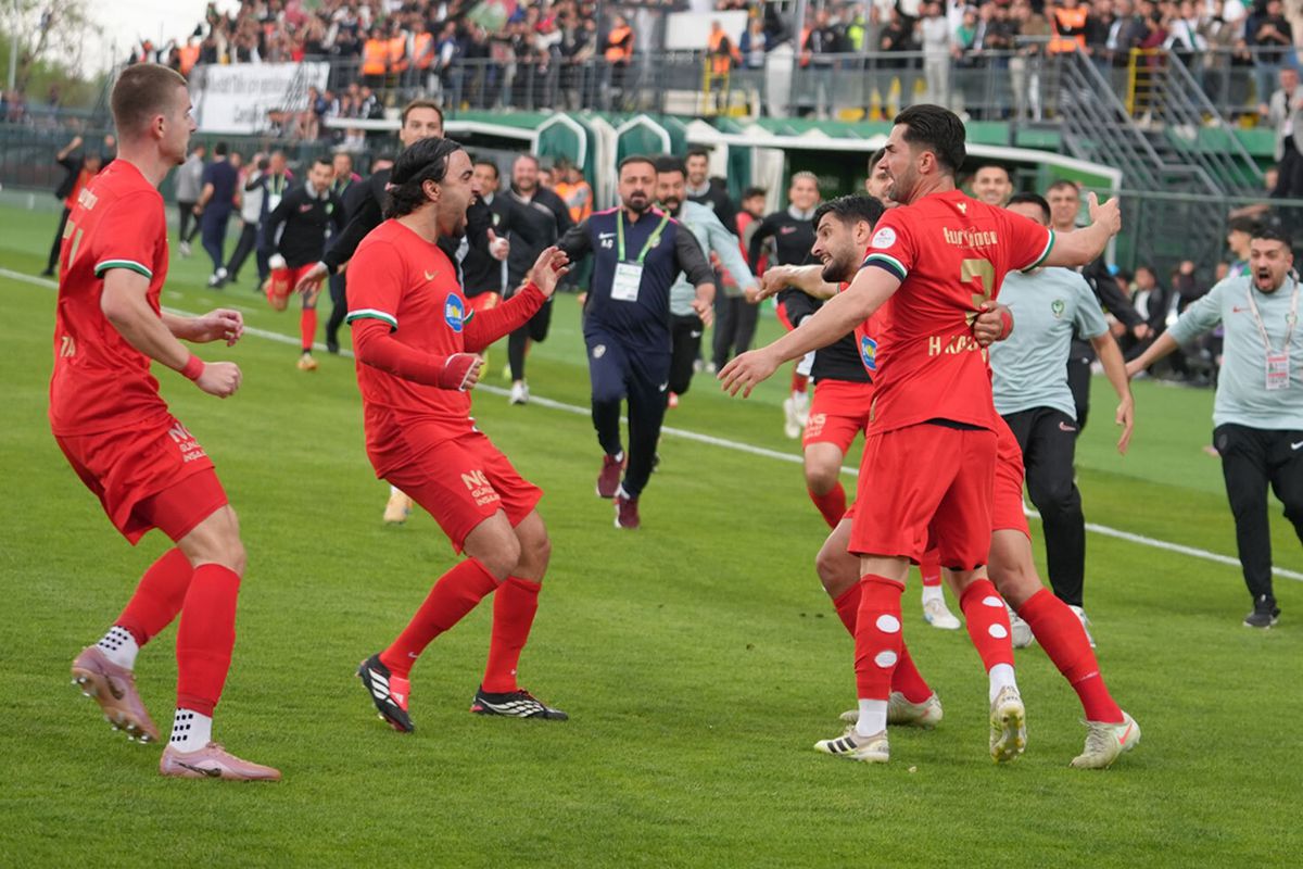 Süper Lig'e çıkan Amedspor toplam 3 nedenle PFDK'ya sevk edildi
