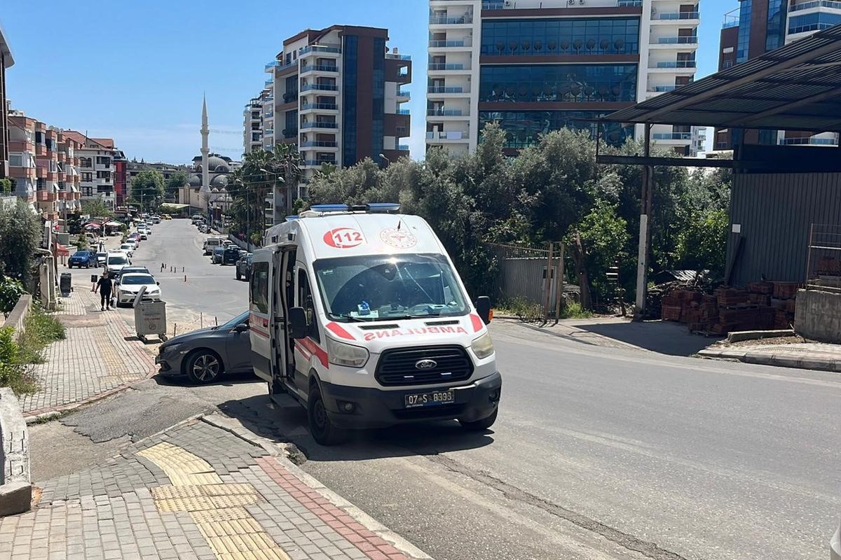 Alanya'da 58 yaşındaki Vecdi Şimşek pansiyon odasında ölü bulundu