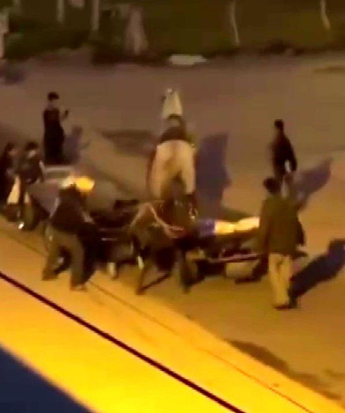 Atlara işkence kamerada