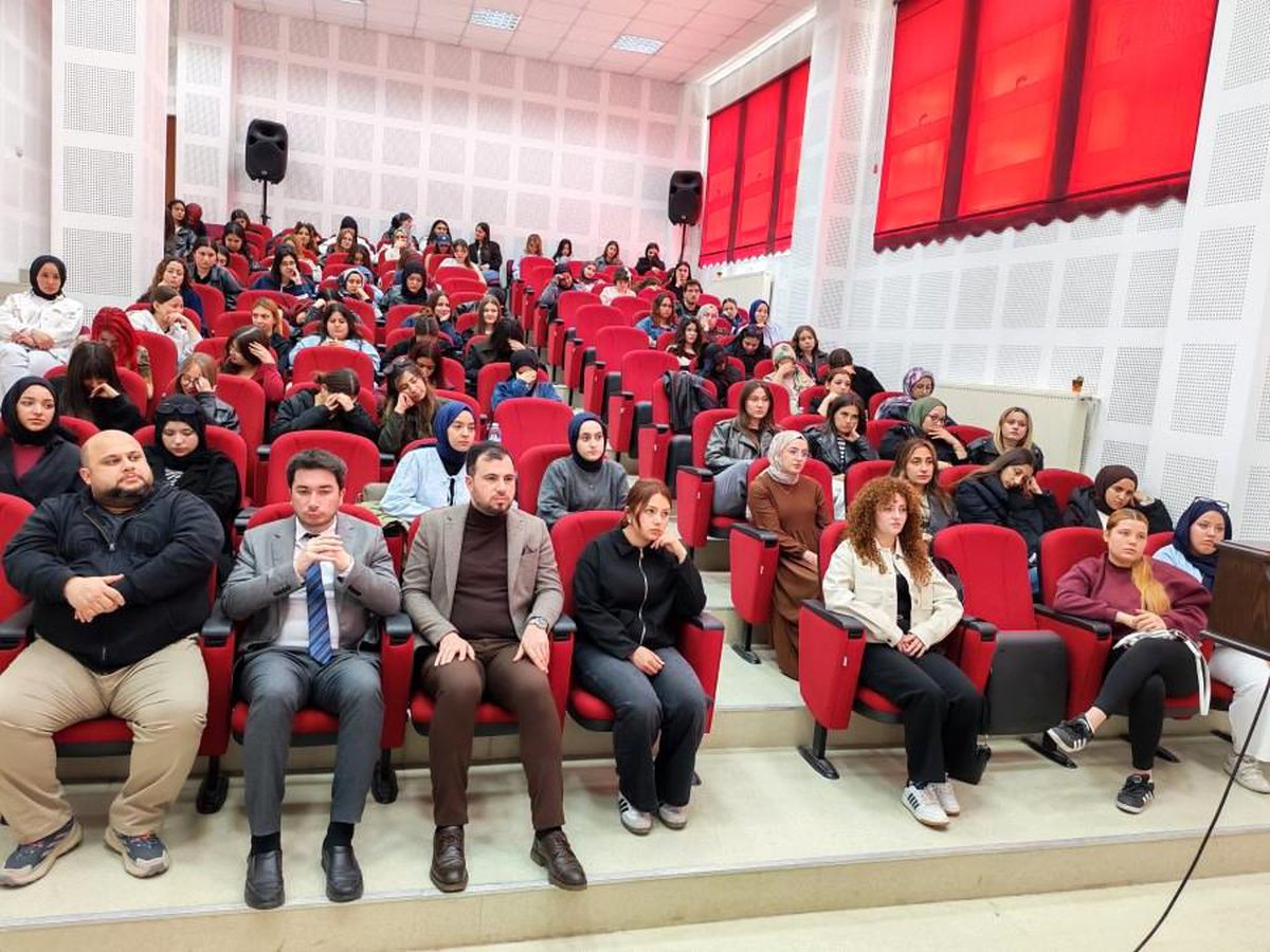 Emet MYO'da Çocuk Gelişimi konferansı