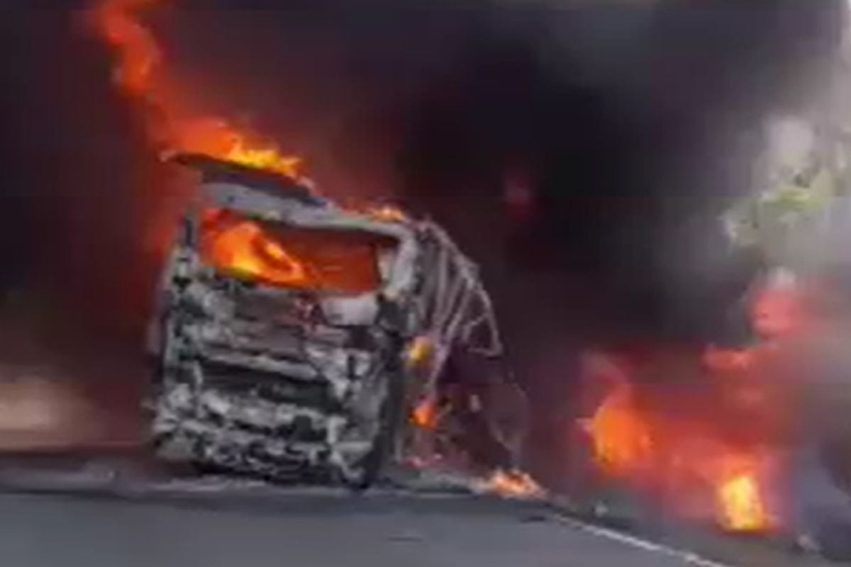 Endonezya’da katliam gibi kaza: Otobüs ve tanker çarpıştı, 16 kişi öldü