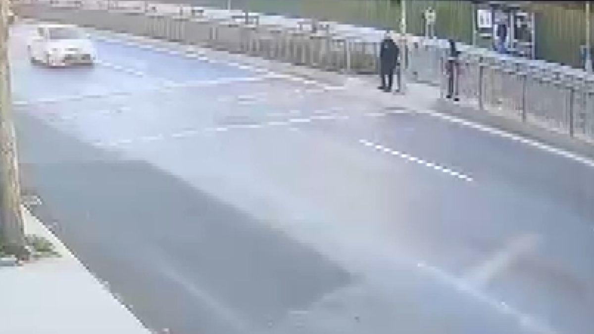 İETT durağında otobüs bekleyen inşaat mühendisi kaza sonucu hayatını kaybetti