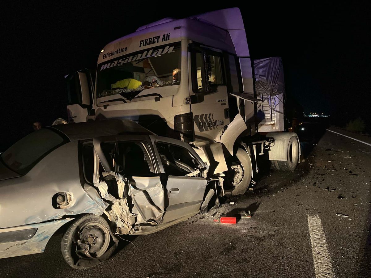 Niğde'de TIR ile otomobilin çarpışması sonucu yaşlı çift hayatını kaybetti