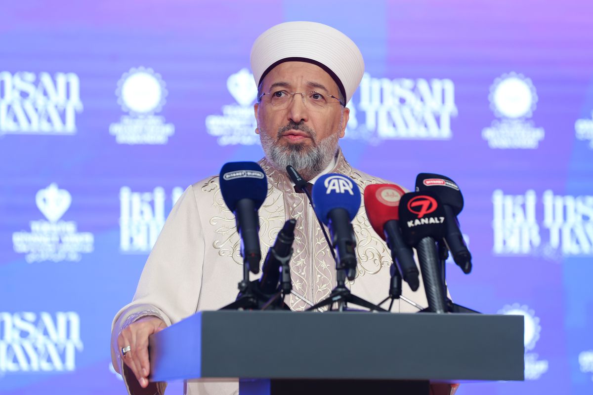 Türkiye Diyanet Vakfı'ndan 300 gence 500 bin lira evlilik desteği