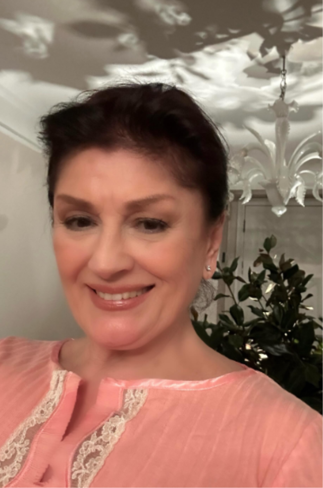 yillara meydan okuyor iste gul 19823964 6030 1 m