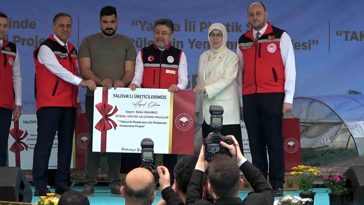 Bakan Yumaklı: "Tarımın sadece çiftçinin bir faaliyeti değil ülkelerin de bir milli güvenlik meselesi hali...