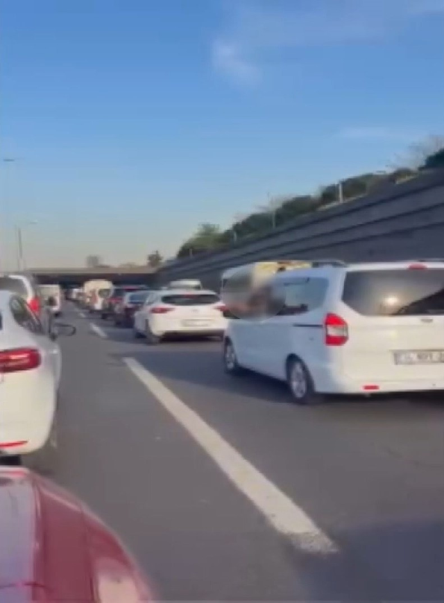besiktasta trafikte tartistigi 19827818 5262 1 m