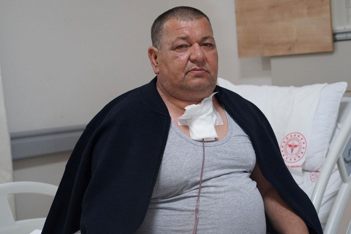Bilecik'te bir kişinin boynundan 542 gram tiroit kitlesi çıkarıldı