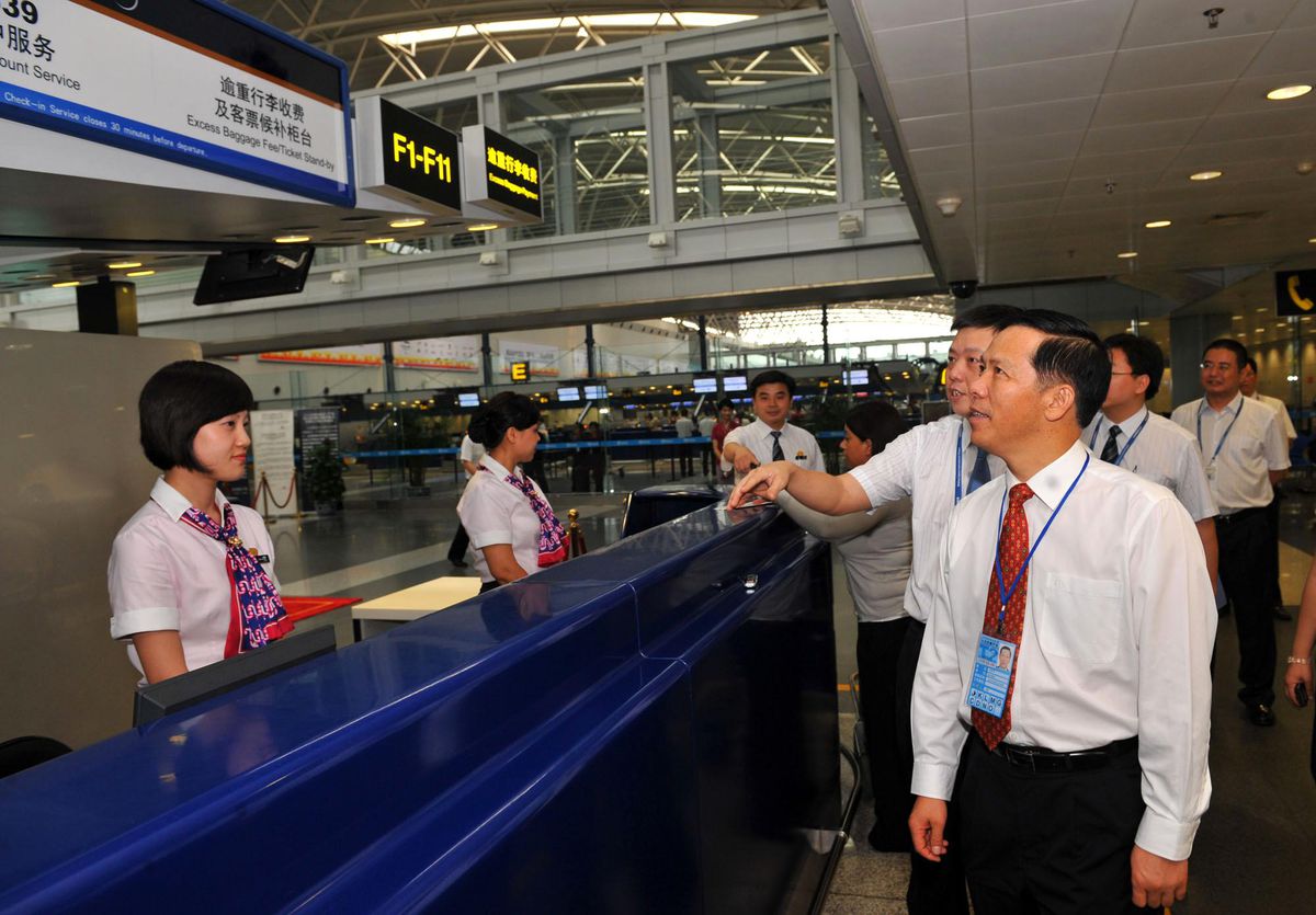 China Eastern Havayolları'nın Eski Yönetim Kurulu Başkanı Hakkında Rüşvet Suçlamasıyla Dava Açıldı