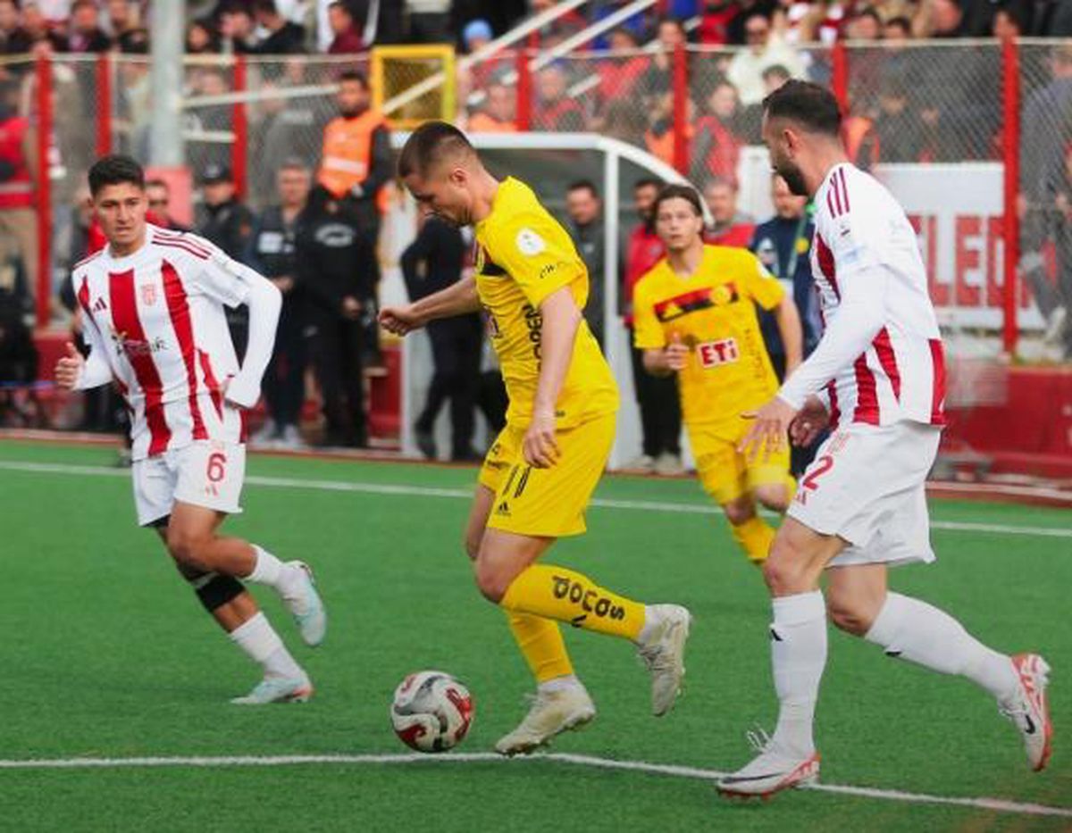 Eskişehirspor Ayvalıkgücü hangi kanalda, Eskişehirspor Ayvalıkgücü Bld. maçı nereden CANLI izlenir? Eskişe...