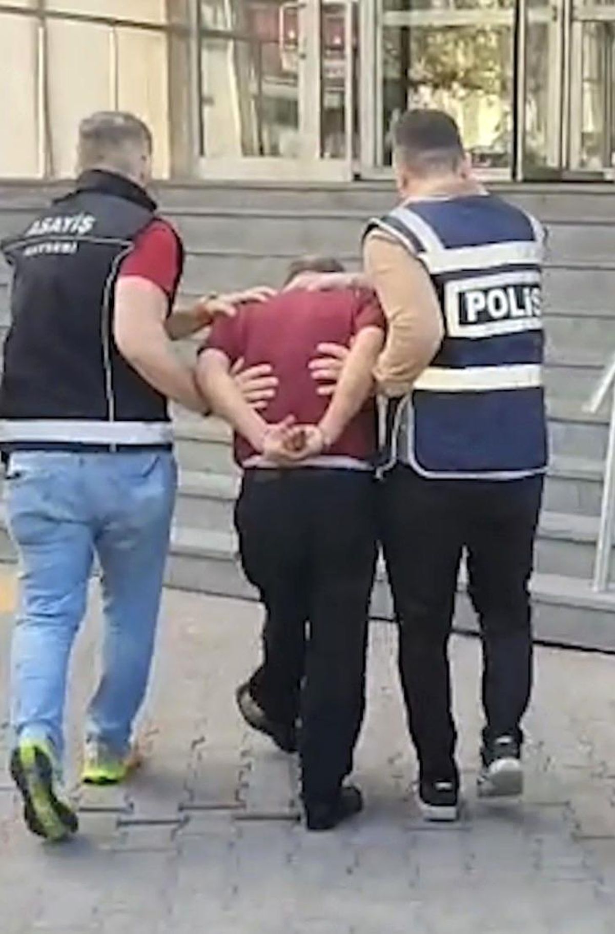 Kayseri'de 30'ar yıl kesinleşmiş hapis cezası bulunan 2 şahıs yakalandı