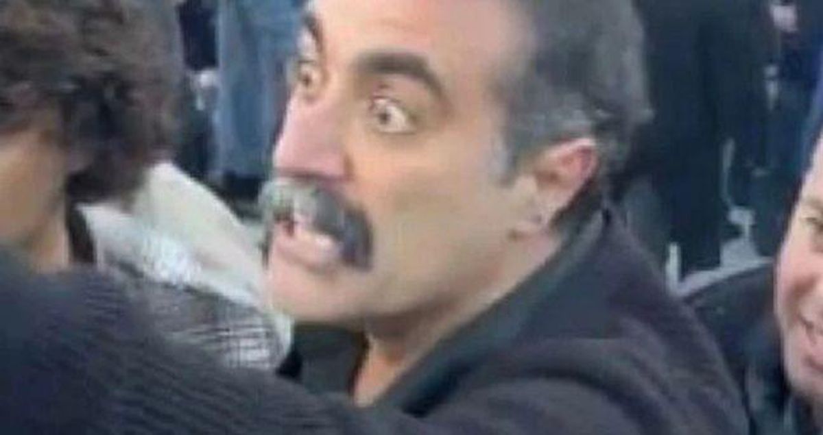 Türk bayrağı açan öğrencilere saldıran İlhan Kaya kimdir?