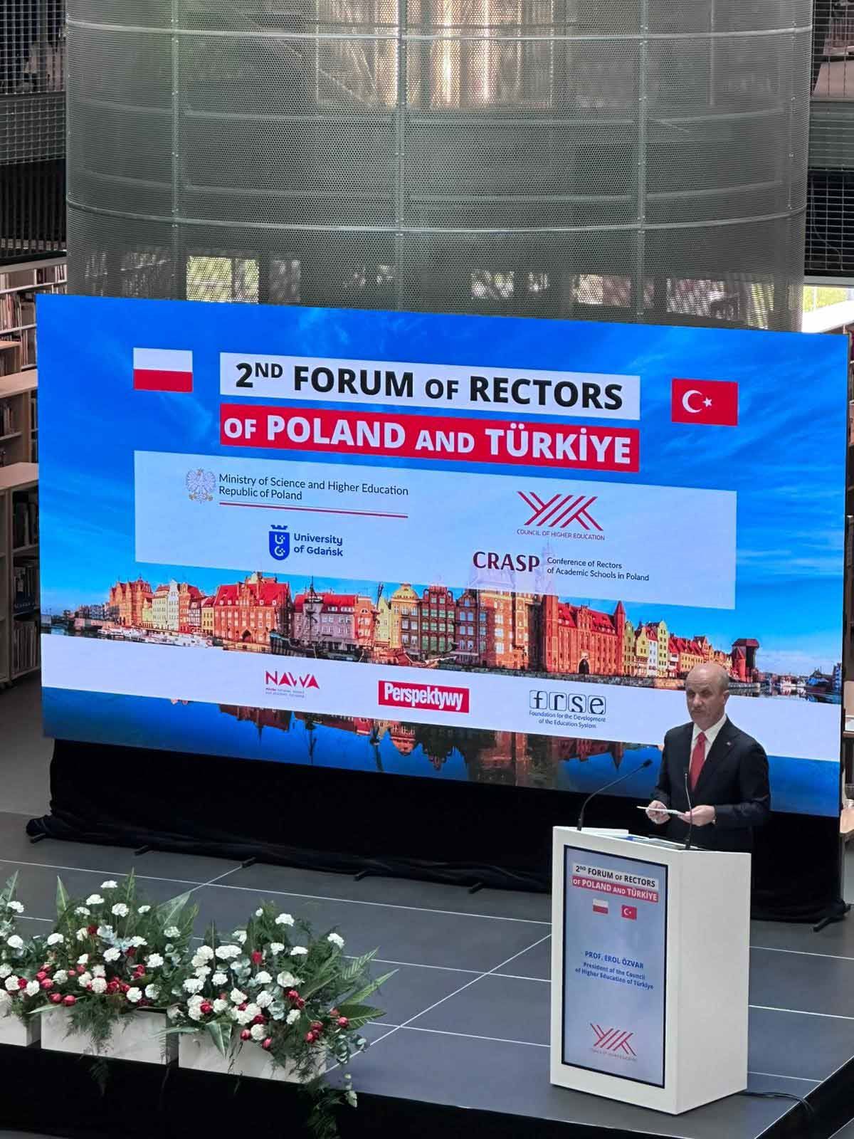 Yükseköğretim Kurulu Başkanı Özvar, Polonya'da