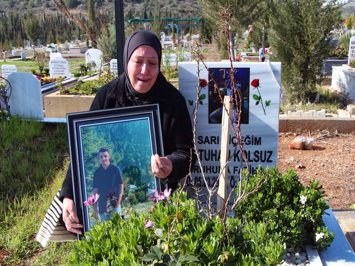 8 bıçak darbesiyle öldürülen Batuhan'ın annesi: Anneler Günü'nde hediye alan oğlum artık toprağın altında