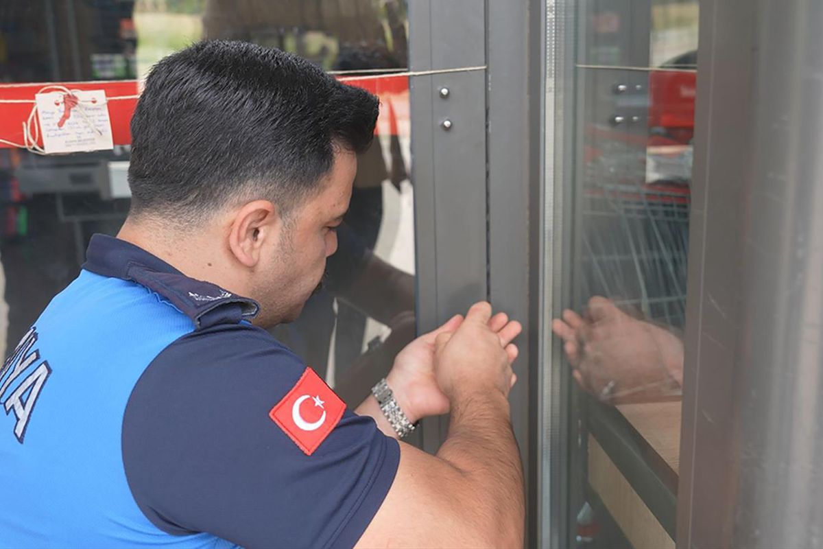 Denetim sırasında tespit edildi, zincir market şubesi mühürlendi