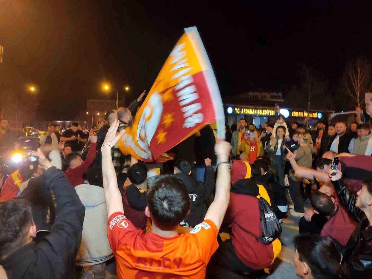 Ardahan'da Galatasaray'ın şampiyonluk sevinci yaşandı