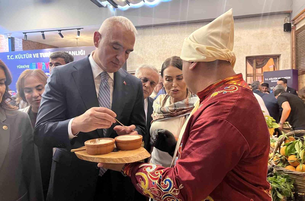Bakan Ersoy: "Turistler artık gastronomi için rota belirliyor"