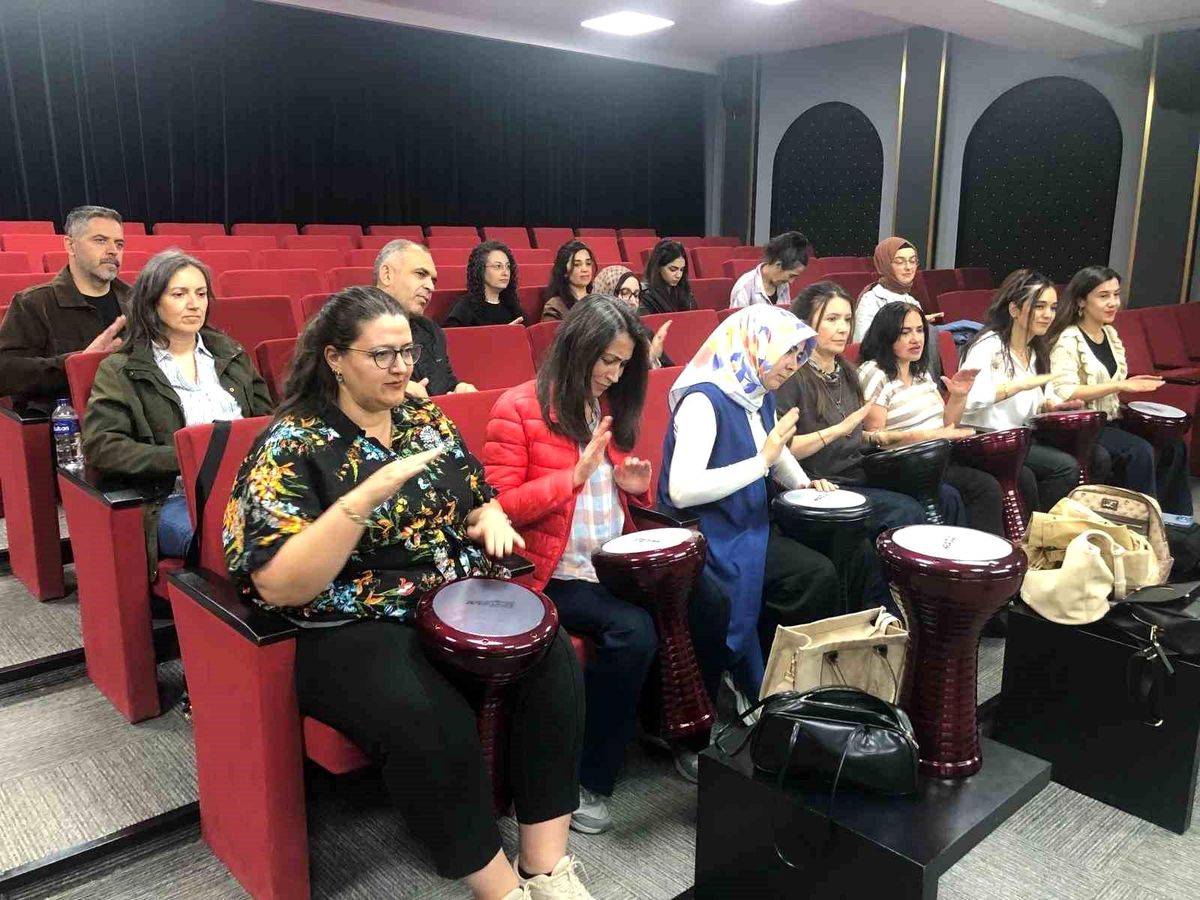 Balıkesir'de öğretmenlerden ritim şov