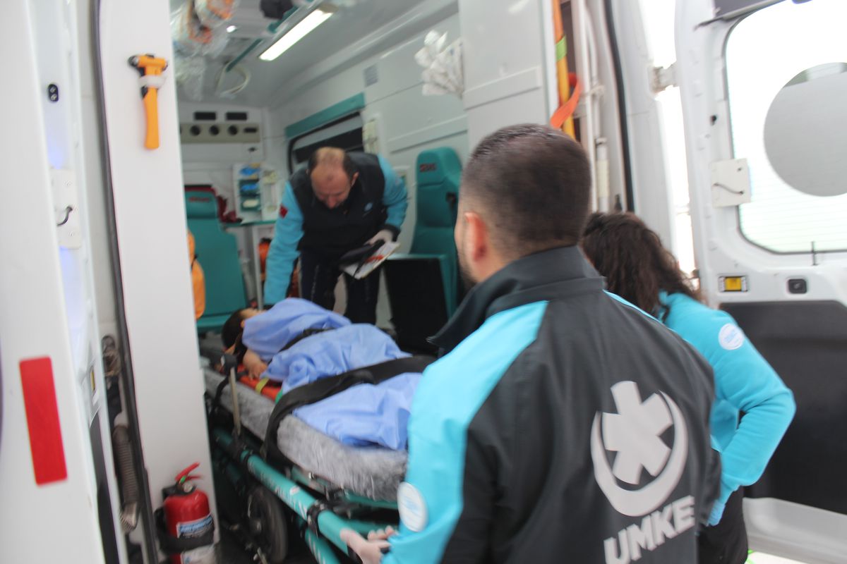Aksaray'da 2. kattan düşen çocuk yaralandı