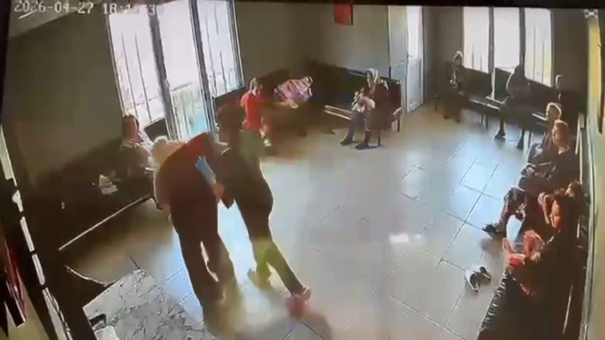 Beylikdüzü'nde bakımevi çalışanı 2 hastayı darbedip yüzüne tükürdü
