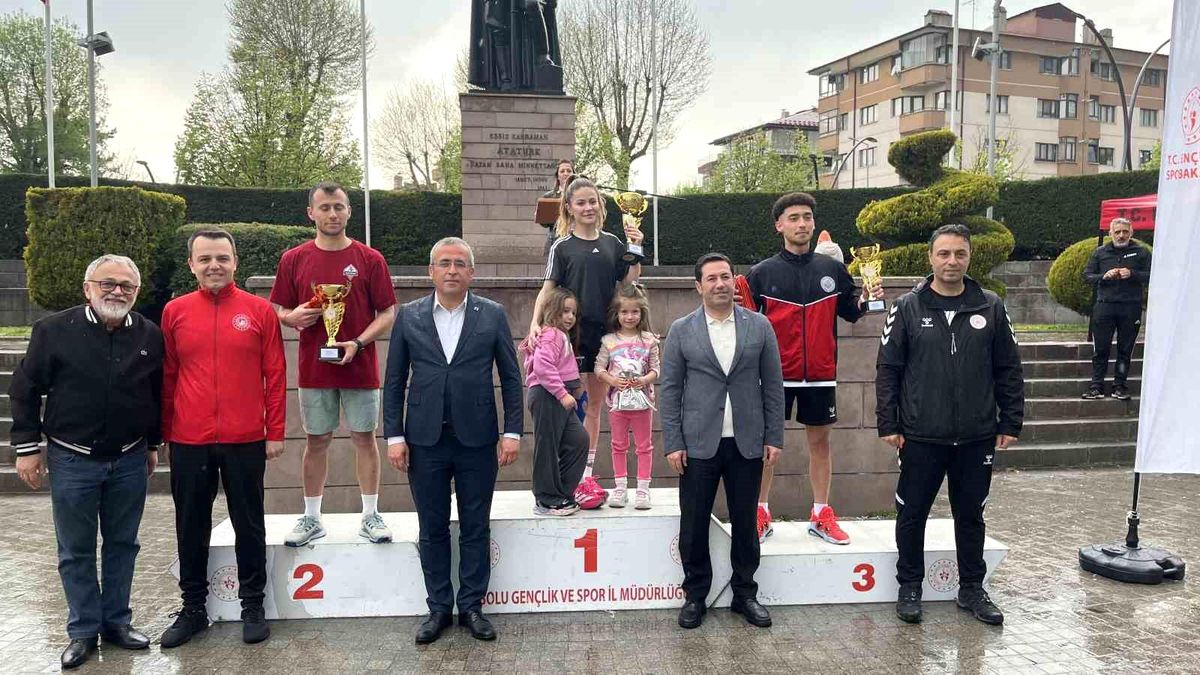 'Bolu'nun babası' İzzet Baysal anısına düzenlenen 'Şükran Günleri' koşuyla başladı