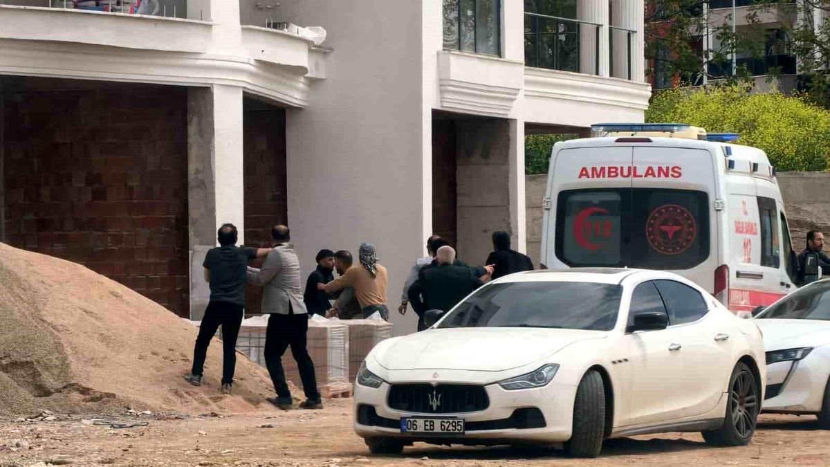 Bursa'da şantiye savaş alanına döndü: Sopalar, yumruklar havada uçuştu