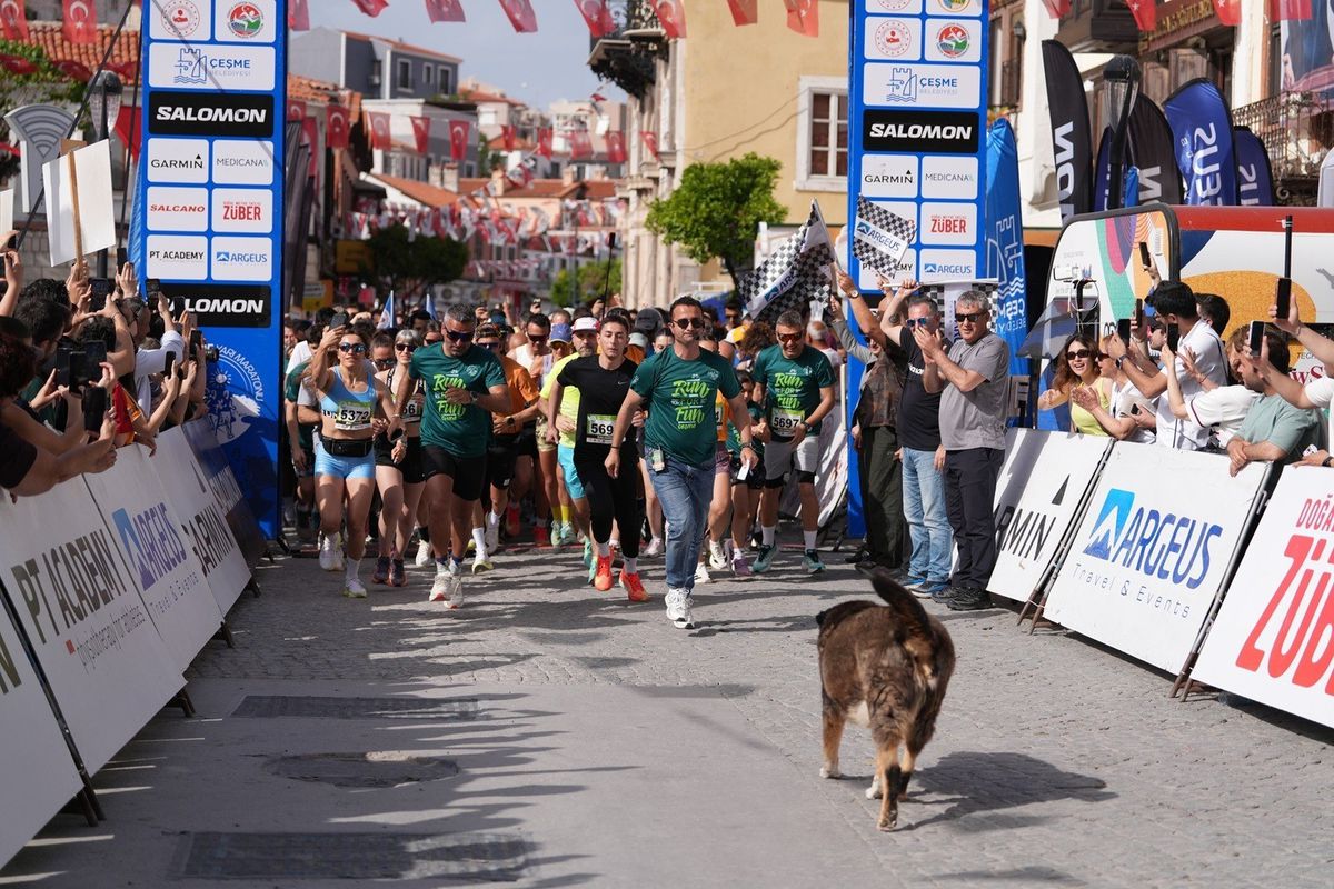 Çeşme Yarı Maratonu 5K gün batımı koşusuyla başladı