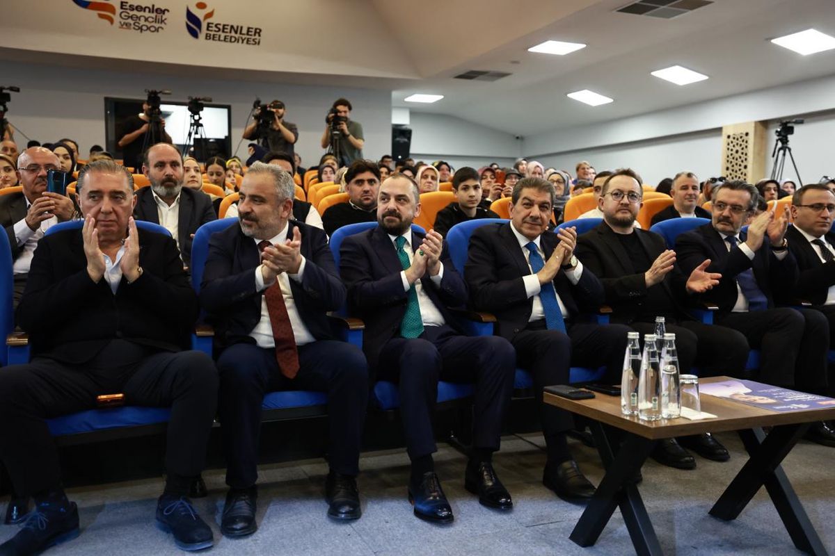 AK Partili Acar'dan CHP Lideri Özel'e Tepki: 'Gazetecilere Hakareti Doğru Bulmuyoruz'