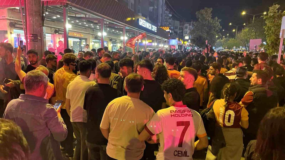 Galatasaray'ın şampiyonluğu Bursa'da kutlandı