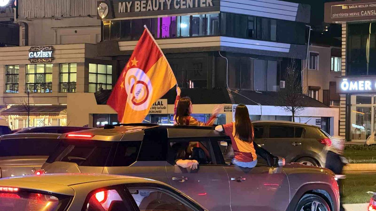 Galatasaray şampiyonluğunu ilan etti, Sakarya sokağa döküldü