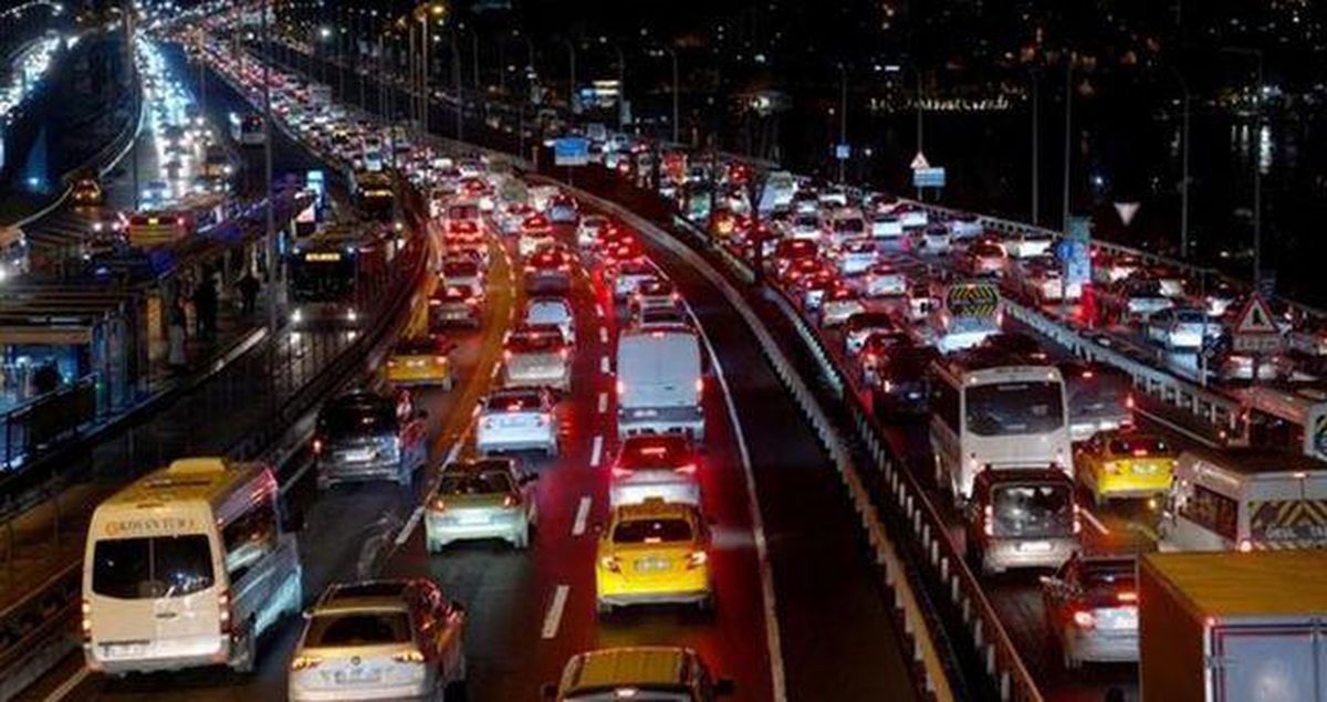 İstanbul'da trafik var mı? SON DAKİKA! 9 Mayıs Cumartesi hangi ilçelerde trafik var, hangi yollar kapalı?