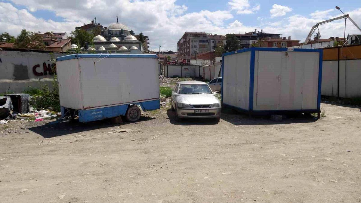 Konteynerden düştü, hastanede hayatını kaybetti