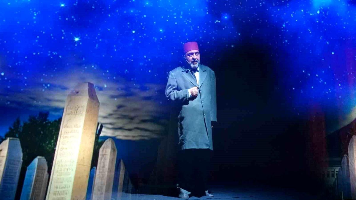 Ünlü tiyatro sanatçısı Ahmet Yenilmez KBÜ'de sahne aldı