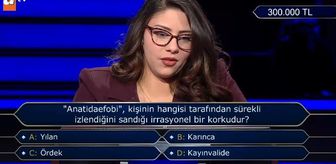 Anatidaefobi kişinin hangisi tarafından sürekli izlendiğini sanığı irresyonel bir korkudur?