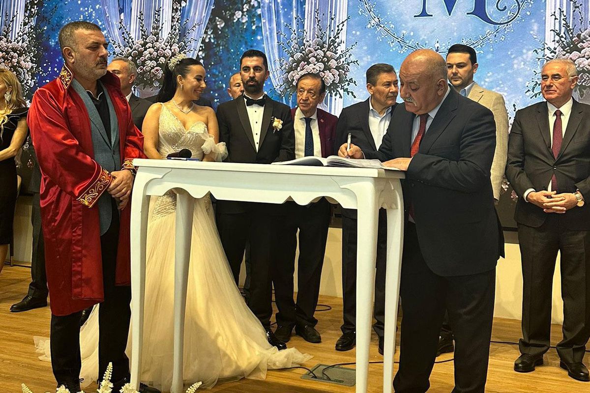 Ankara'da siyaset, yargı ve iş dünyasının önemli isimlerini buluşturan düğün