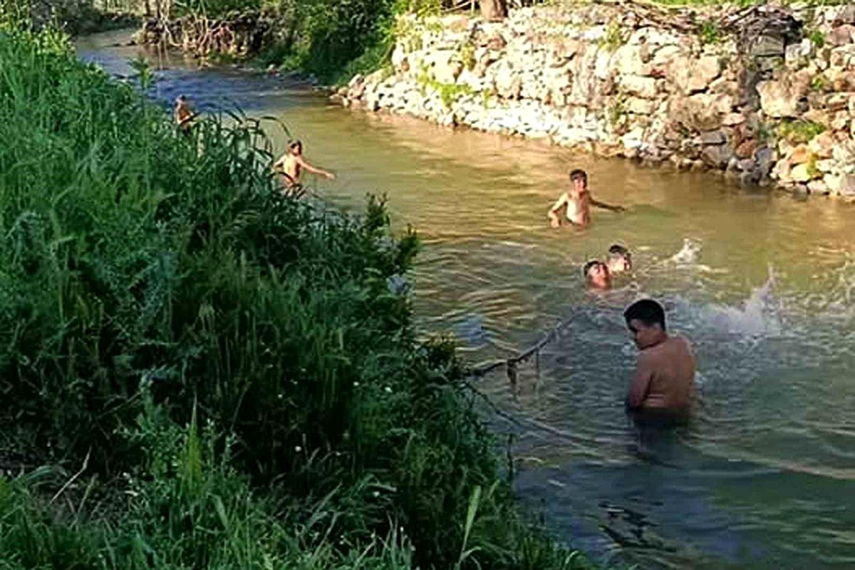 Araban'da yıllar sonra akan dereler en çok çocukları sevindirdi