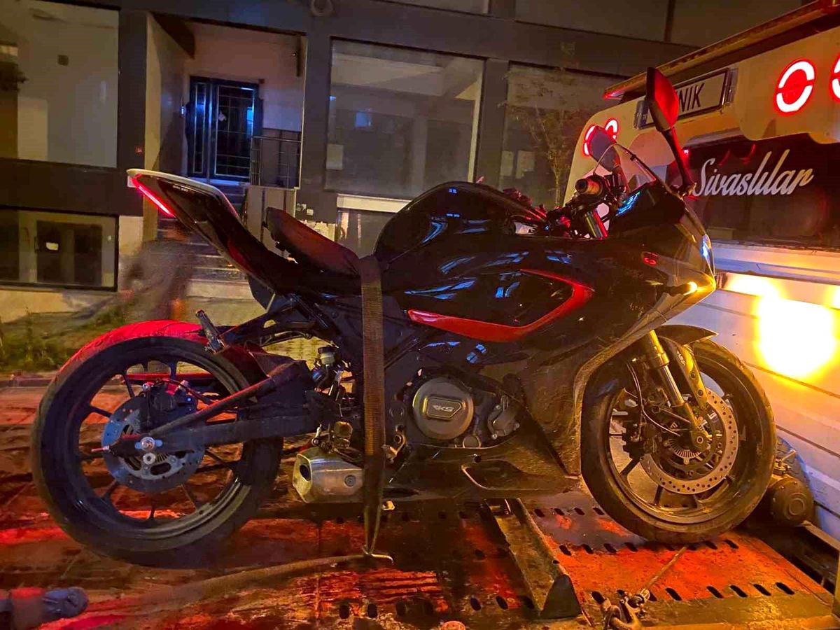Arnavutköy'de yunus polislerinden dikkat çeken operasyon: Anahtardan çalıntı motosiklet çıktı