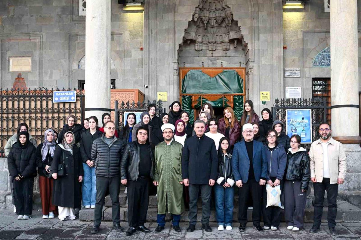 Beş vakitte beş cami