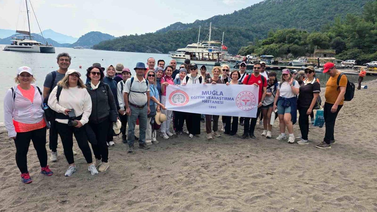 Beyaz önlüklüler sağlık ve bir ruhu için doğada buluştu