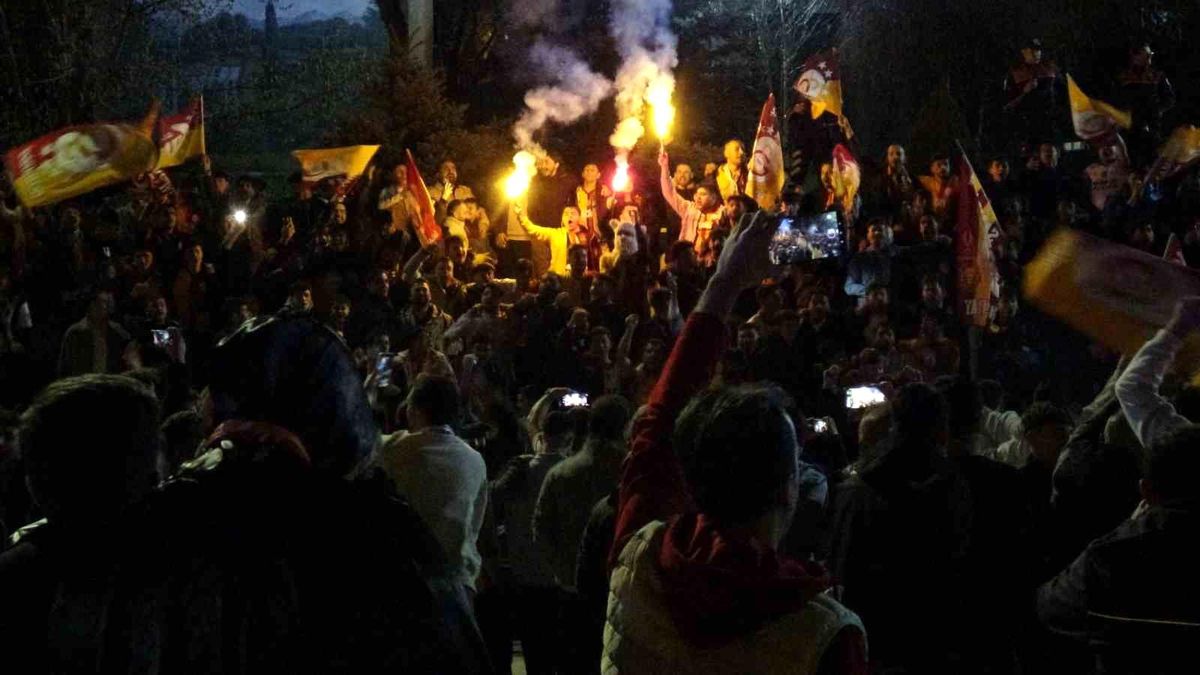 Erzurum'da Galatasaray taraftarının şampiyonluk coşkusu