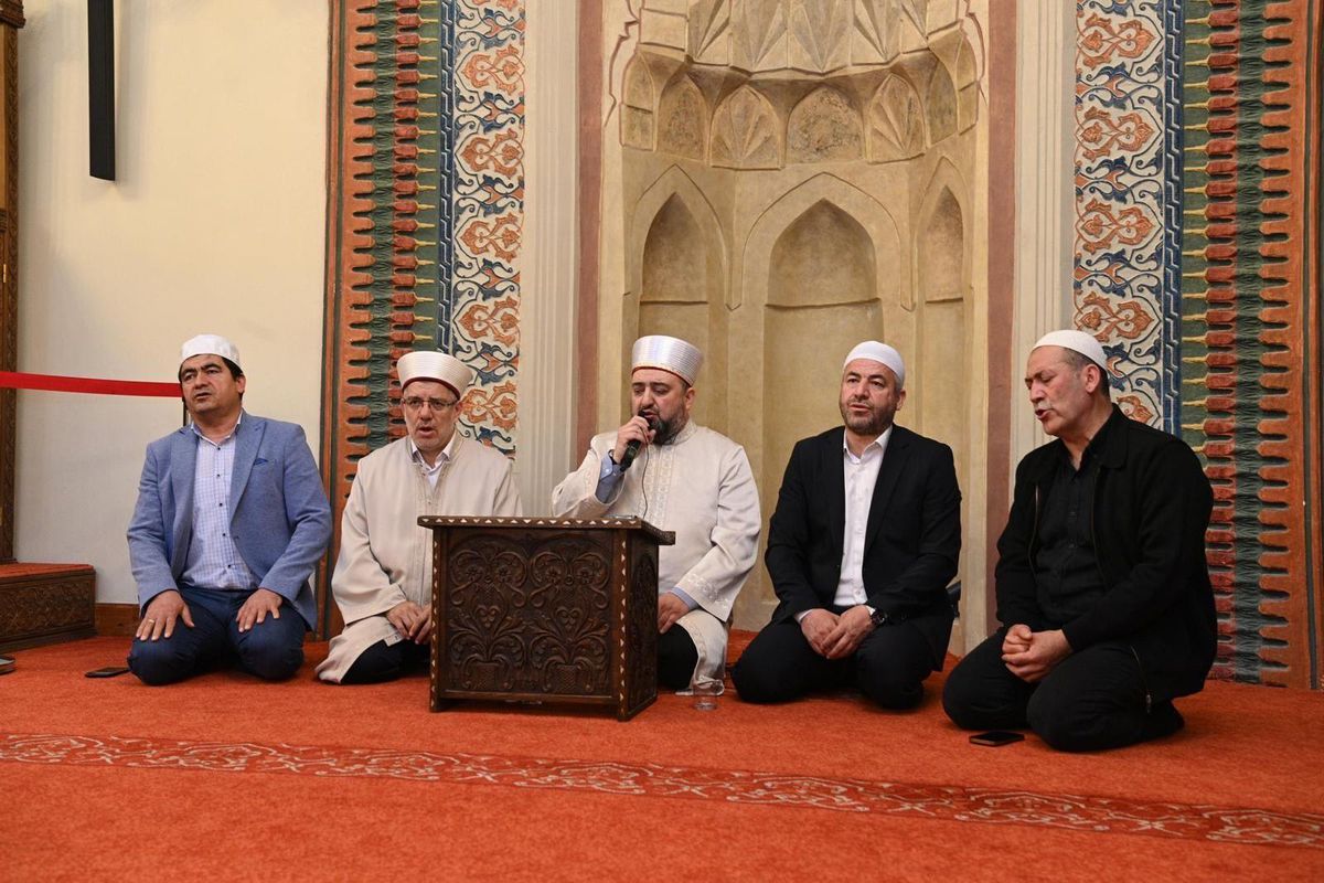 Kahramanmaraş’ta Anneler Günü’nde duygu dolu program: Şehitler ve depremde hayatını kaybedenler için duala...