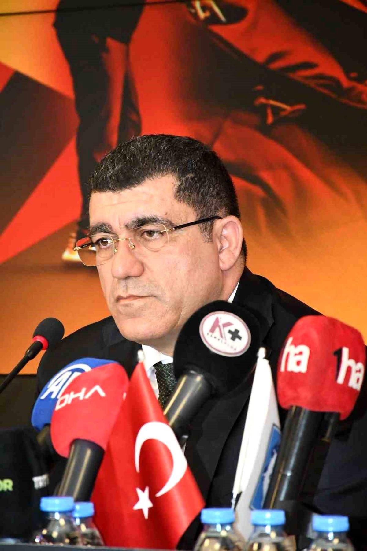 Kayserispor Başkanı Açıkalın: "Taraftarımızdan özür diliyoruz"