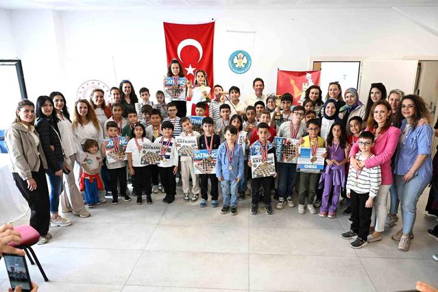 Minik satranççılar Manisa’da yarıştı