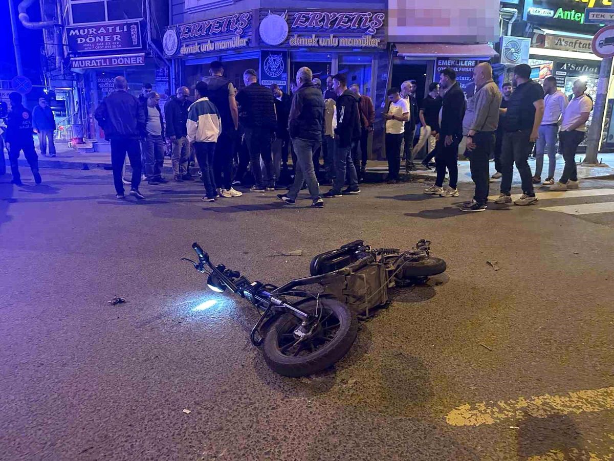 Muratlı'da otomobil motosikletle çarpıştı: 1 yaralı